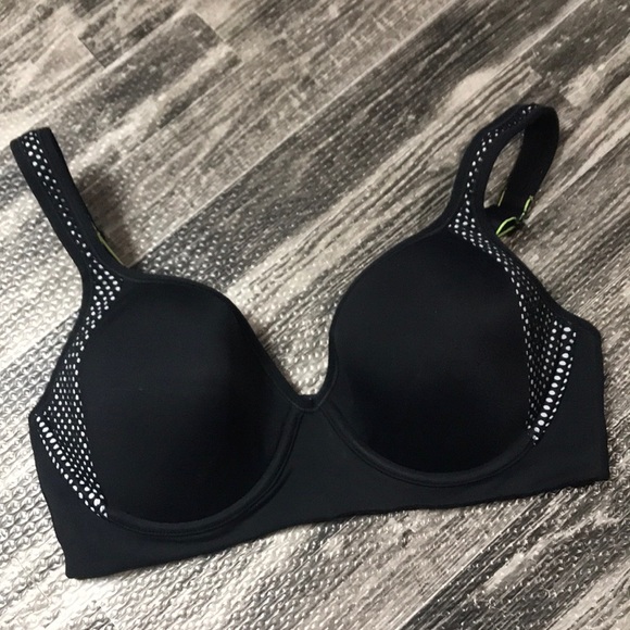 Maidenform Other - Sports Bra 34D Maidenform Other - Sports Bra 34D